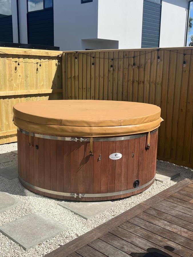 Apartamento Cozy Retreat With Hot Tub Christchurch Exterior foto
